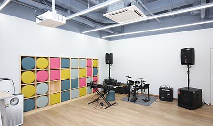 Audio-Visual Room 내부모습